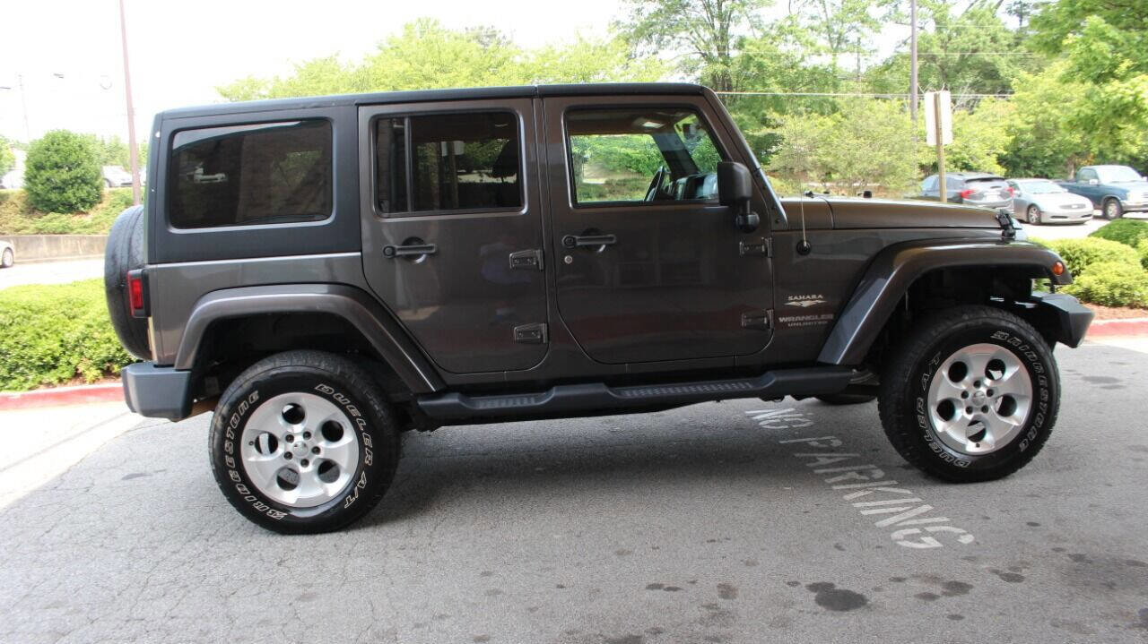 Used 2014 Jeep Wrangler Unlimited Sahara w/ Connectivity Group image 15