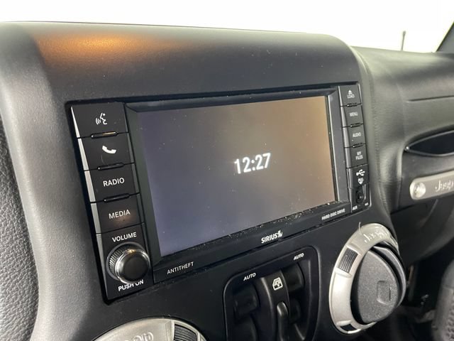 Used 2016 Jeep Wrangler Unlimited Rubicon AWD/4WD image 7