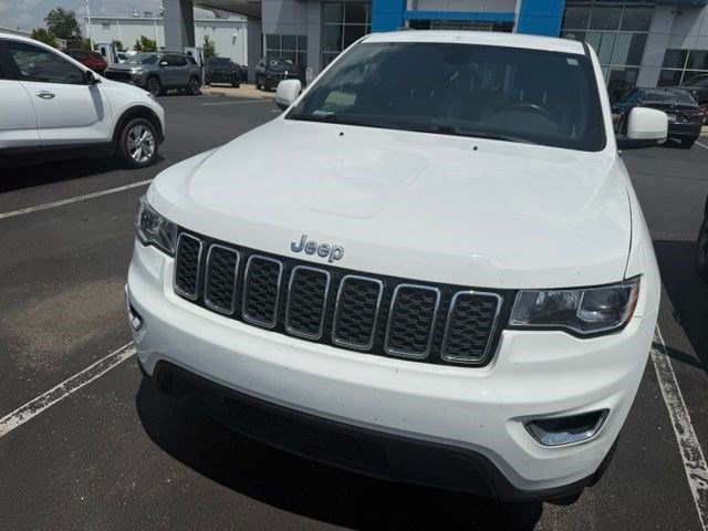 Used 2020 Jeep Grand Cherokee Laredo AWD/4WD image 24