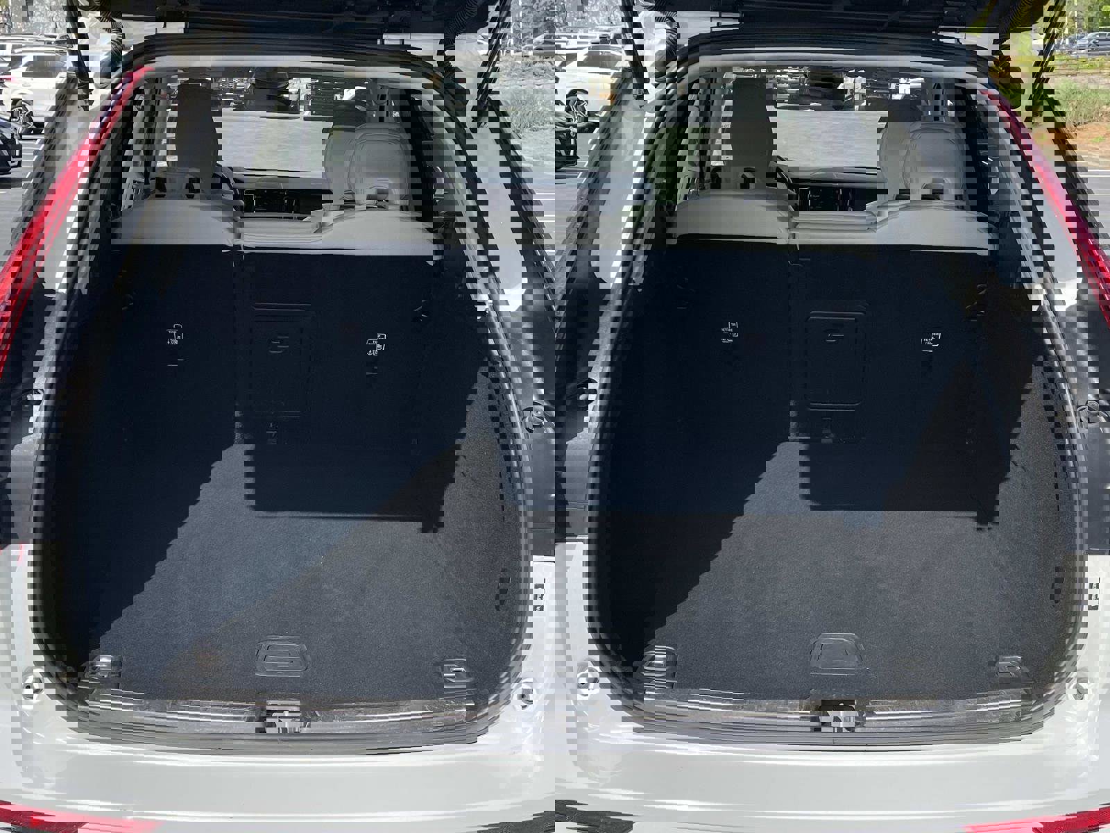 Certified 2023 Volvo XC60 B5 Plus w/ Climate Package AWD/4WD image 10