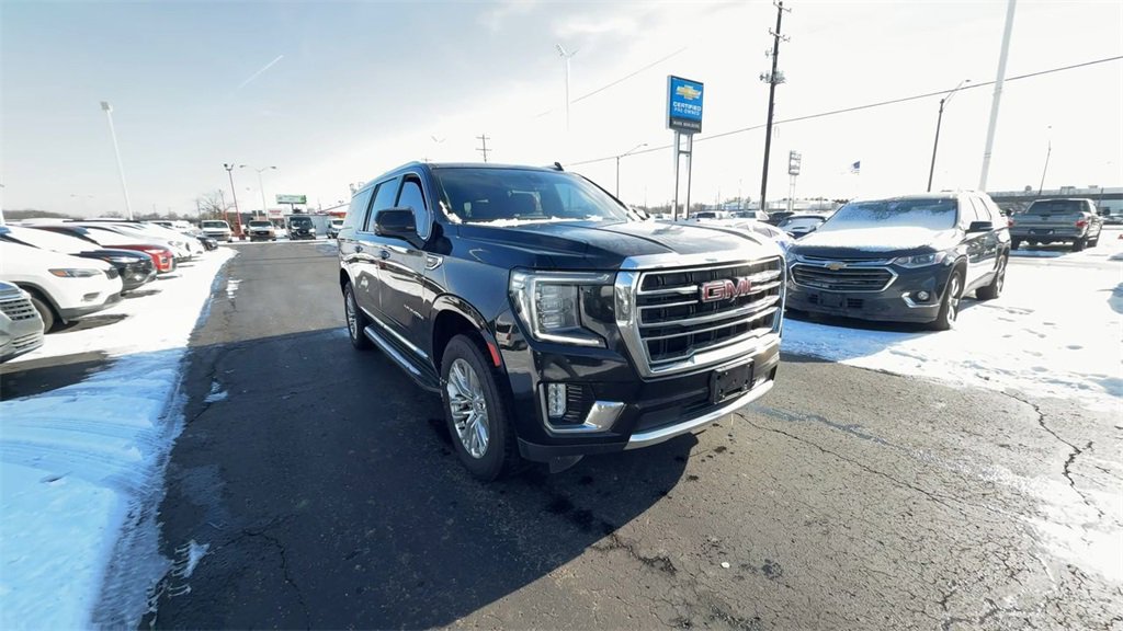 Used 2021 GMC Yukon XL SLT image 2