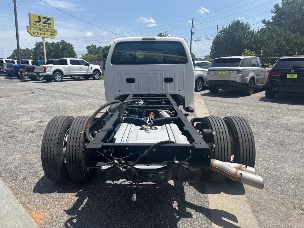 Used 2016 Ford F550 2WD Crew Cab Super Duty image 5