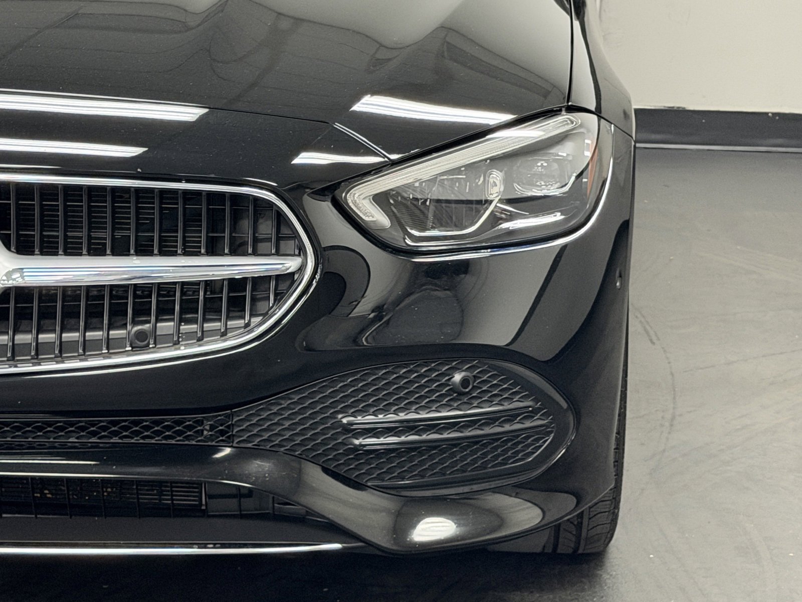 Used 2025 Mercedes-Benz C 300 4MATIC Sedan image 8