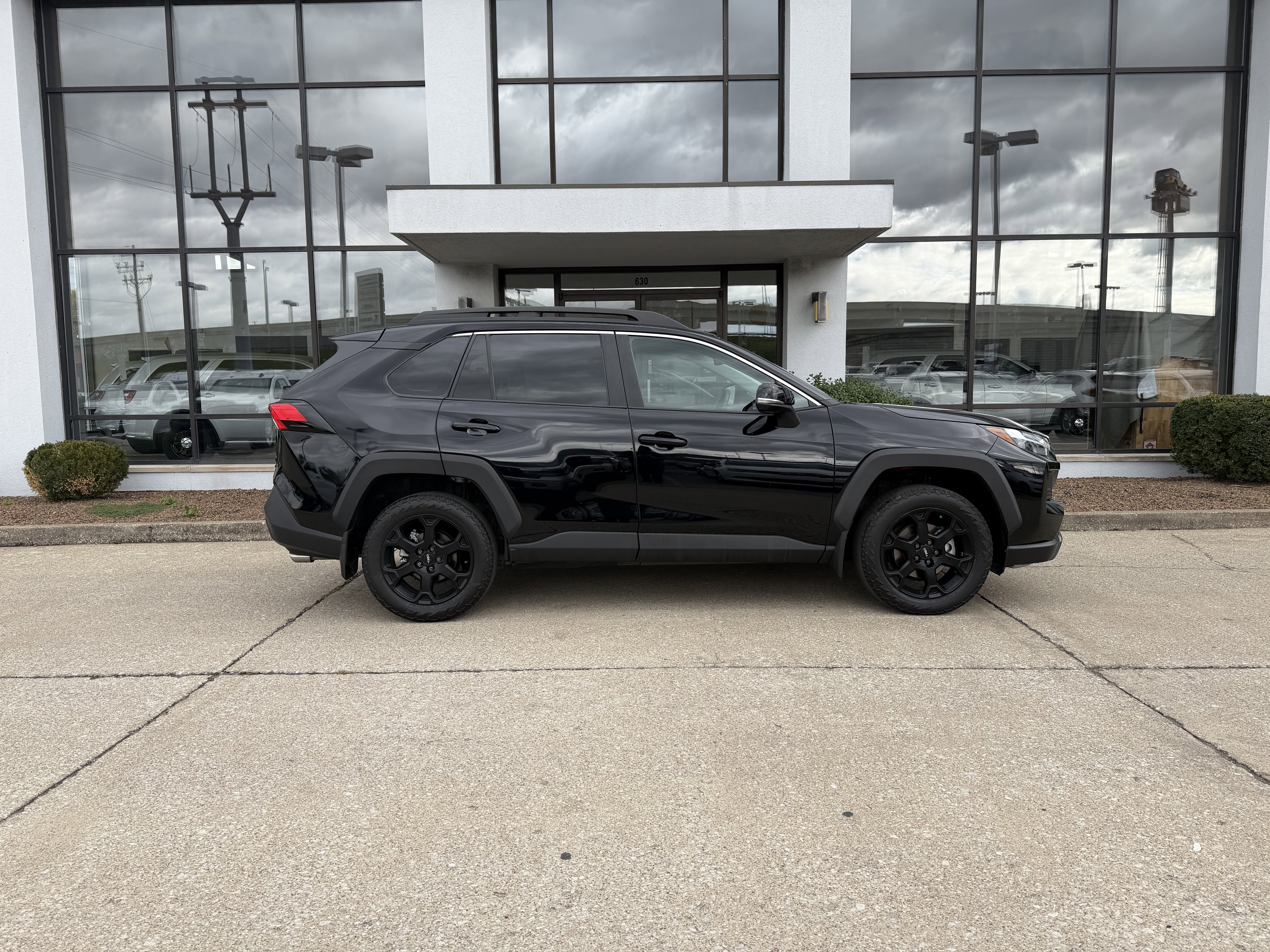 Used 2022 Toyota RAV4 TRD Off-Road image 3