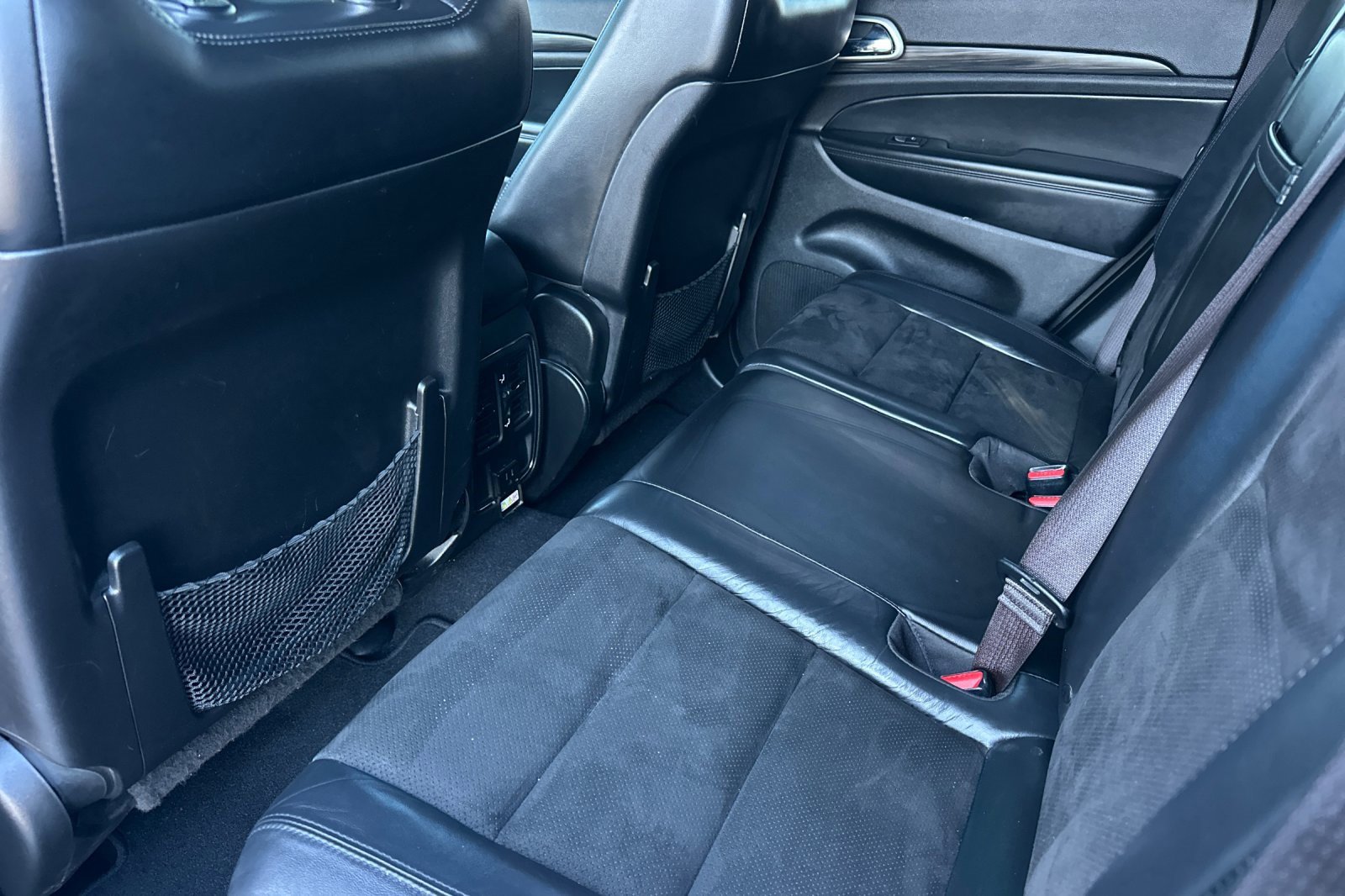 Used 2021 Jeep Grand Cherokee Laredo X image 14