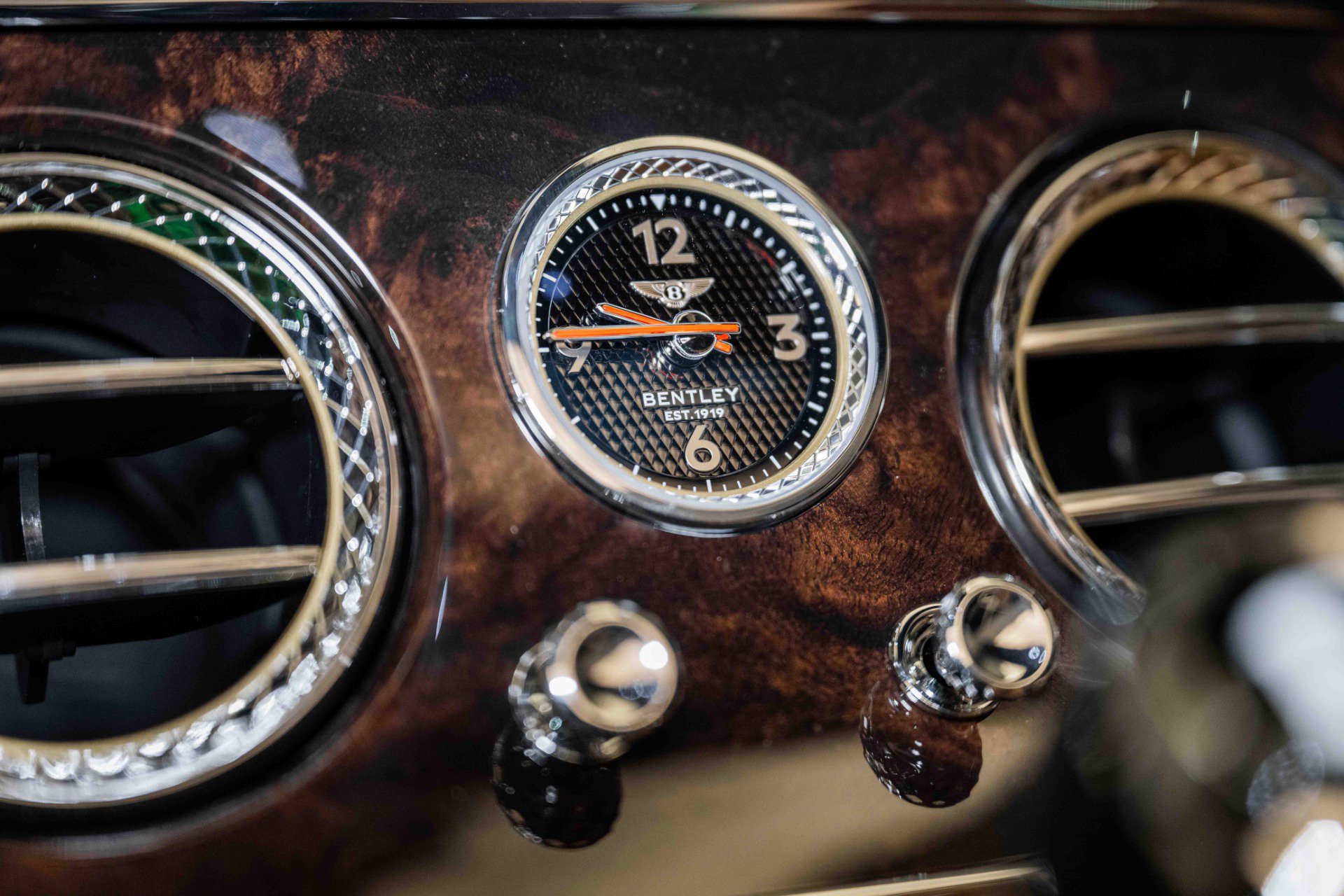 Used 2024 Bentley Continental GT V8 AWD/4WD image 30