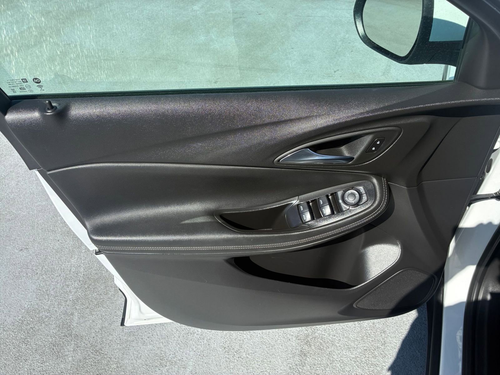 Used 2025 Buick Encore GX Preferred AWD/4WD image 18