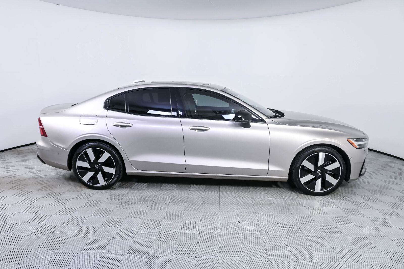 Certified 2024 Volvo S60 T8 Ultimate w/ Climate Package AWD/4WD image 26