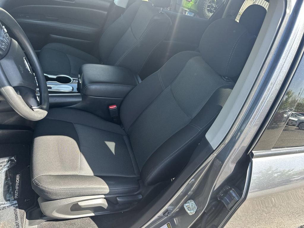 Used 2020 Nissan Pathfinder S FWD image 13