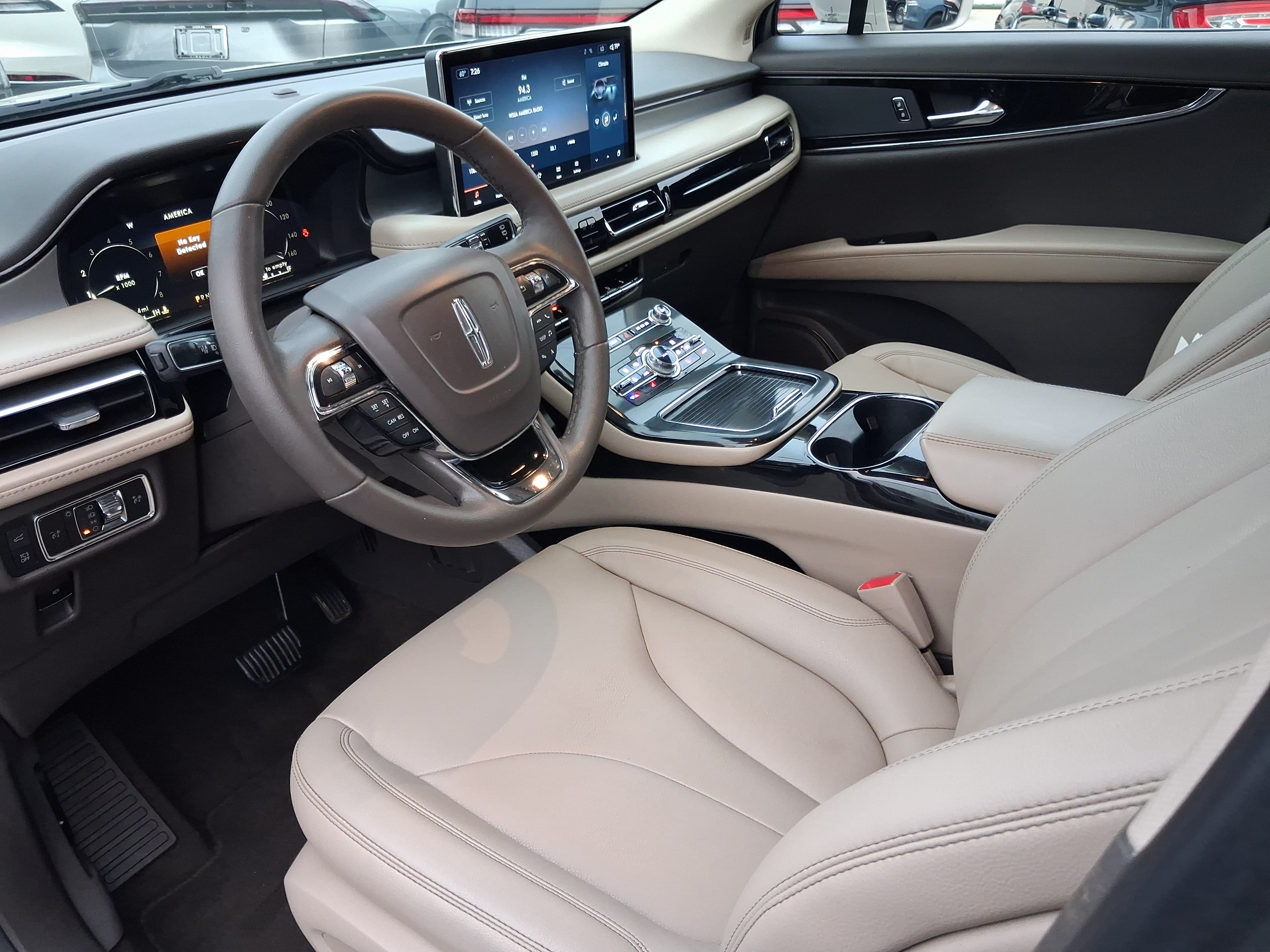 Certified 2023 Lincoln Nautilus FWD w/ Premium Package image 11