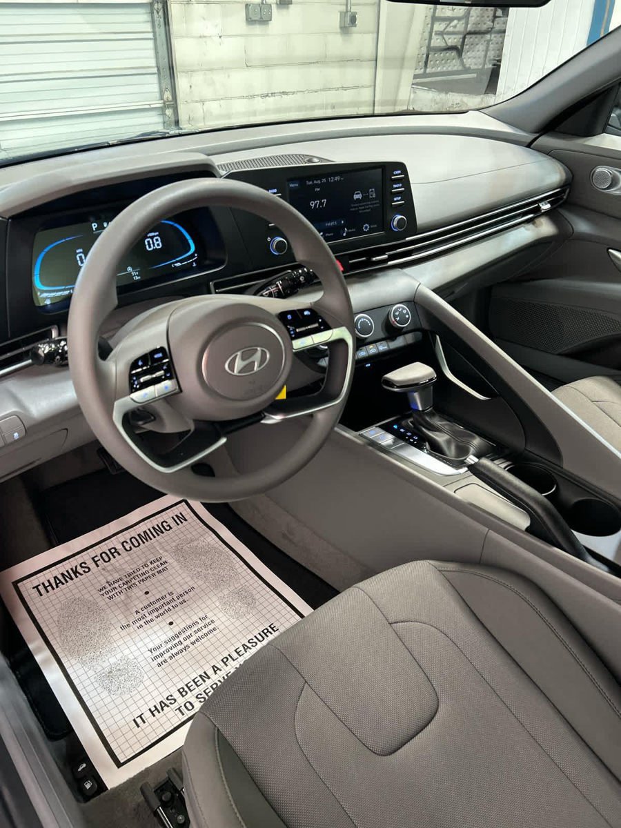 New 2026 Hyundai Elantra SE FWD image 9