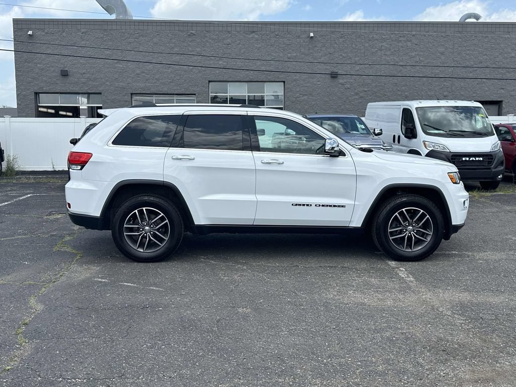 Used 2017 Jeep Grand Cherokee Limited w/ Trailer Tow Group IV AWD/4WD image 2