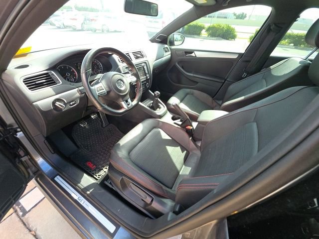 Used 2012 Volkswagen Jetta GLI FWD image 12
