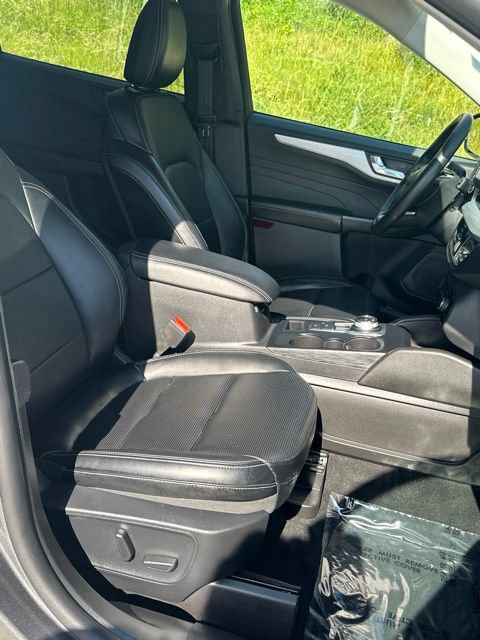 Used 2025 Ford Escape Platinum AWD/4WD image 44