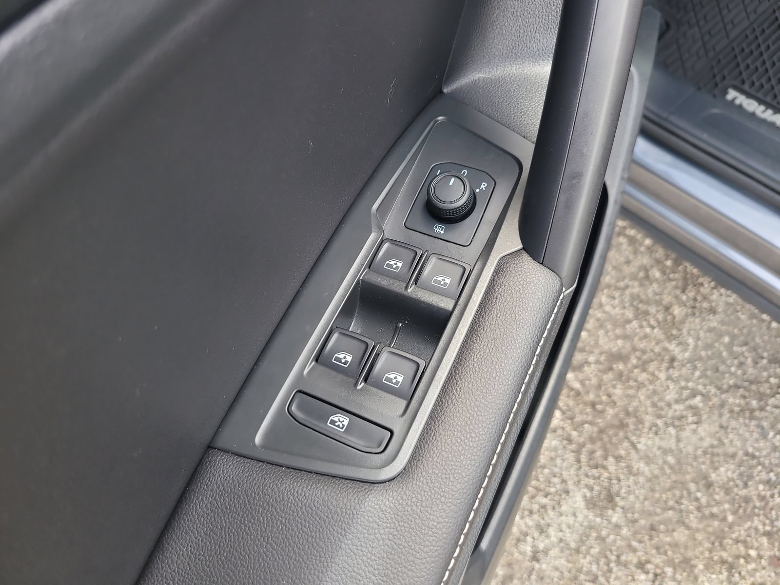 Used 2024 Volkswagen Tiguan S FWD image 14