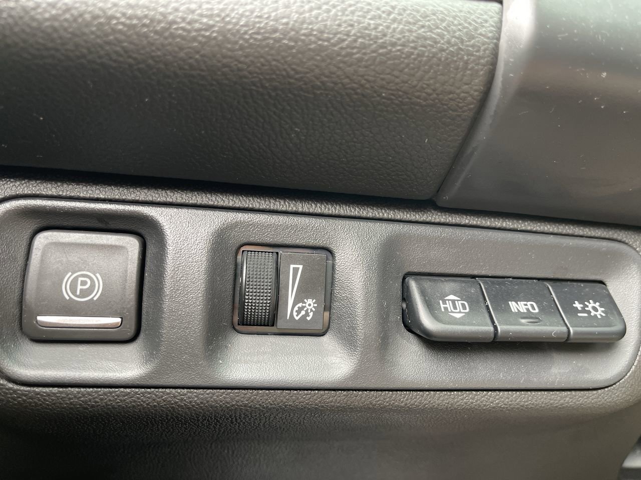 Certified 2023 GMC Acadia SLT w/ Technology Package FWD image 18