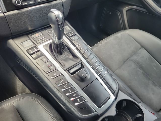 Used 2018 Porsche Macan Sport Edition AWD/4WD image 29
