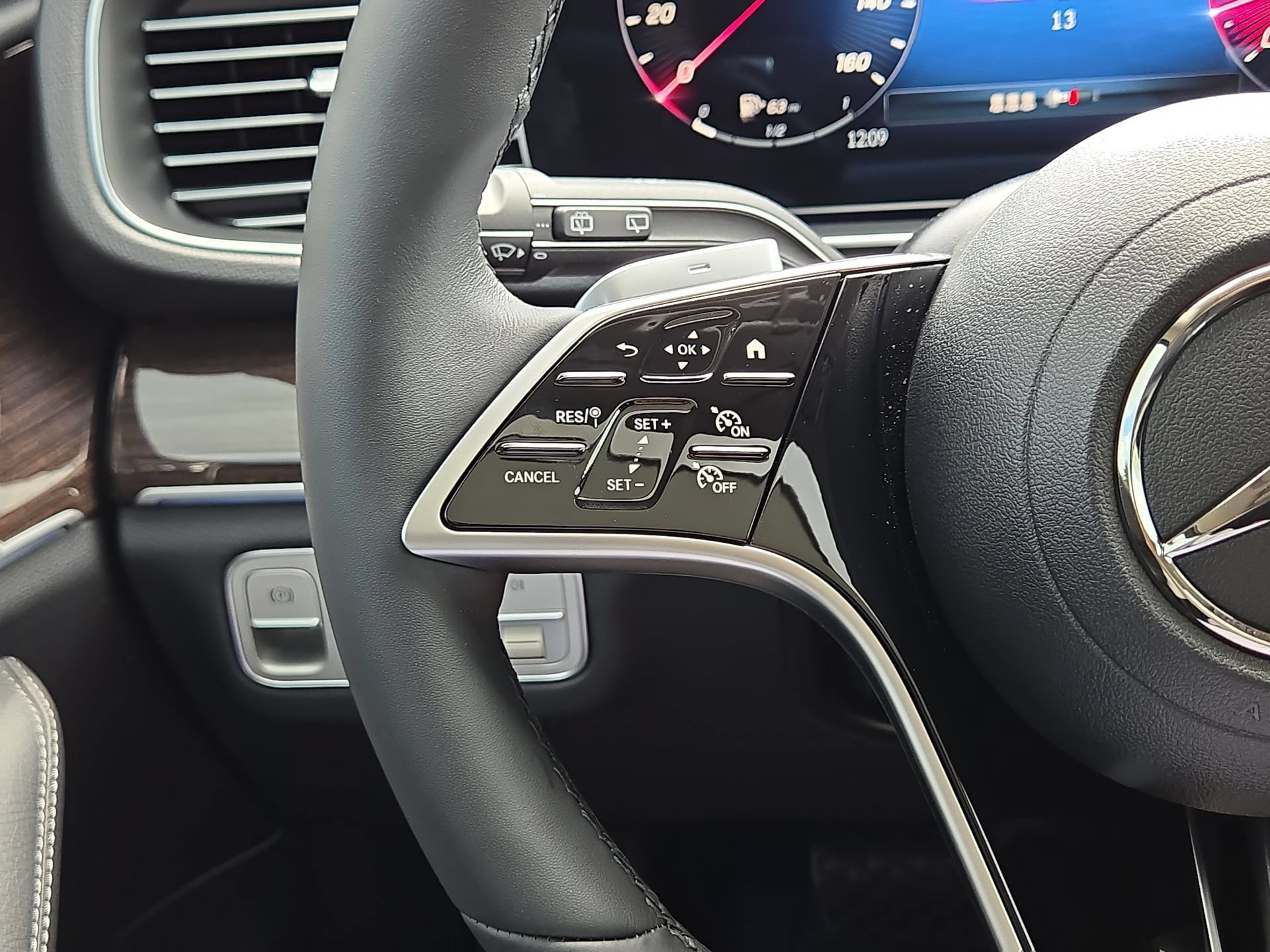 New 2026 Mercedes-Benz GLE 450 4MATIC image 21