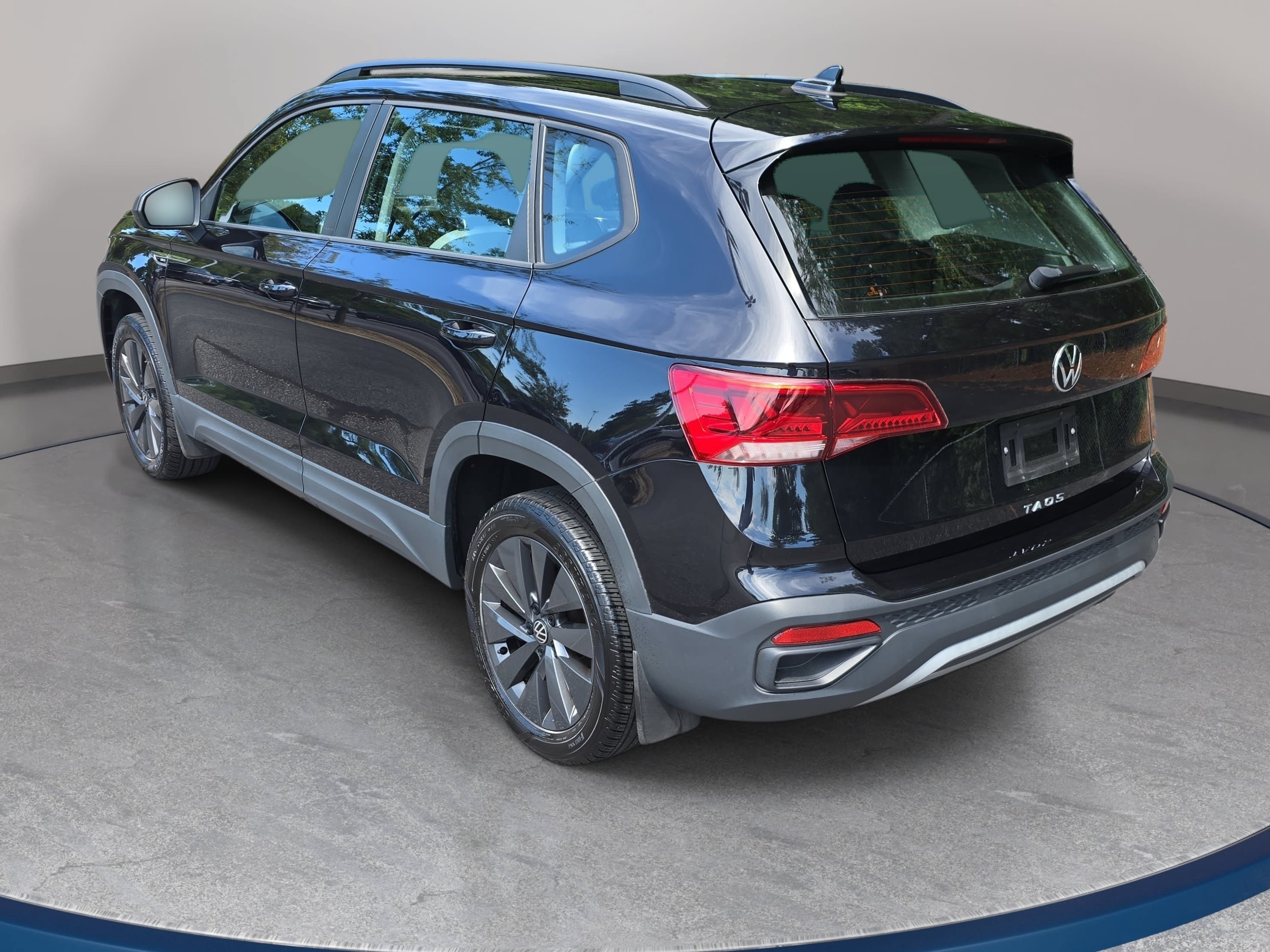 Used 2023 Volkswagen Taos S FWD image 7