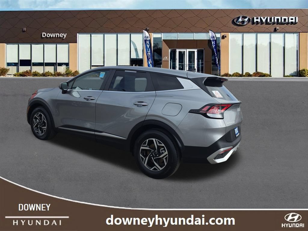 Used 2025 Kia Sportage LX FWD image 3