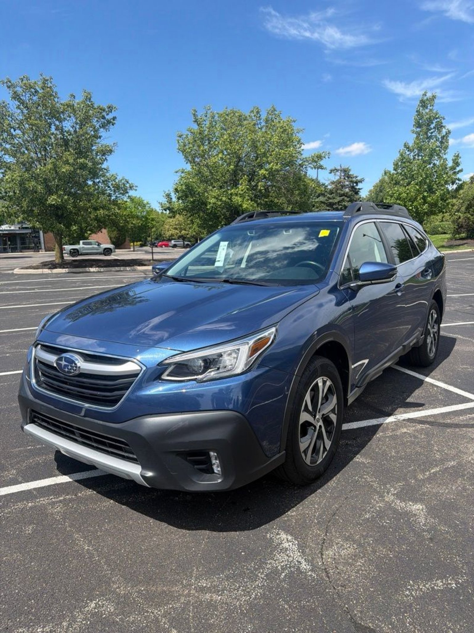 Used 2022 Subaru Outback Limited XT AWD/4WD image 3