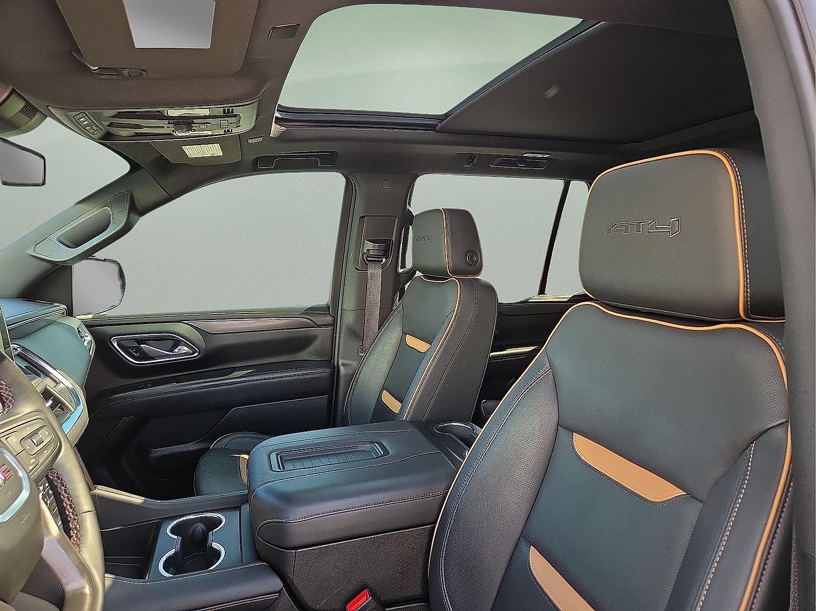 Certified 2024 GMC Yukon AT4 w/ Technology Package AWD/4WD image 9
