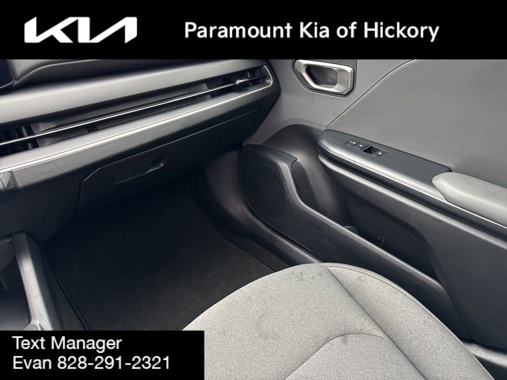 Used 2025 Kia K4 LX image 23