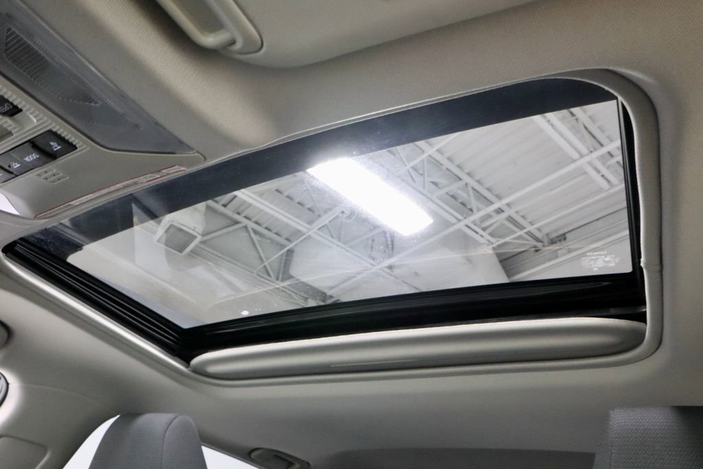 Used 2025 Toyota RAV4 XLE w/ Convenience Package image 32