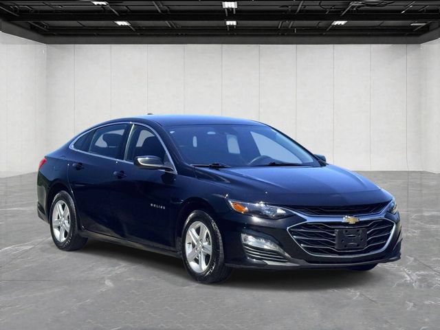 Used 2023 Chevrolet Malibu LT w/ Driver Confidence Package FWD image 3