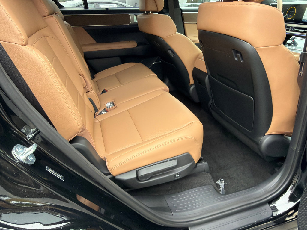 New 2027 Hyundai Santa Fe Limited FWD image 15