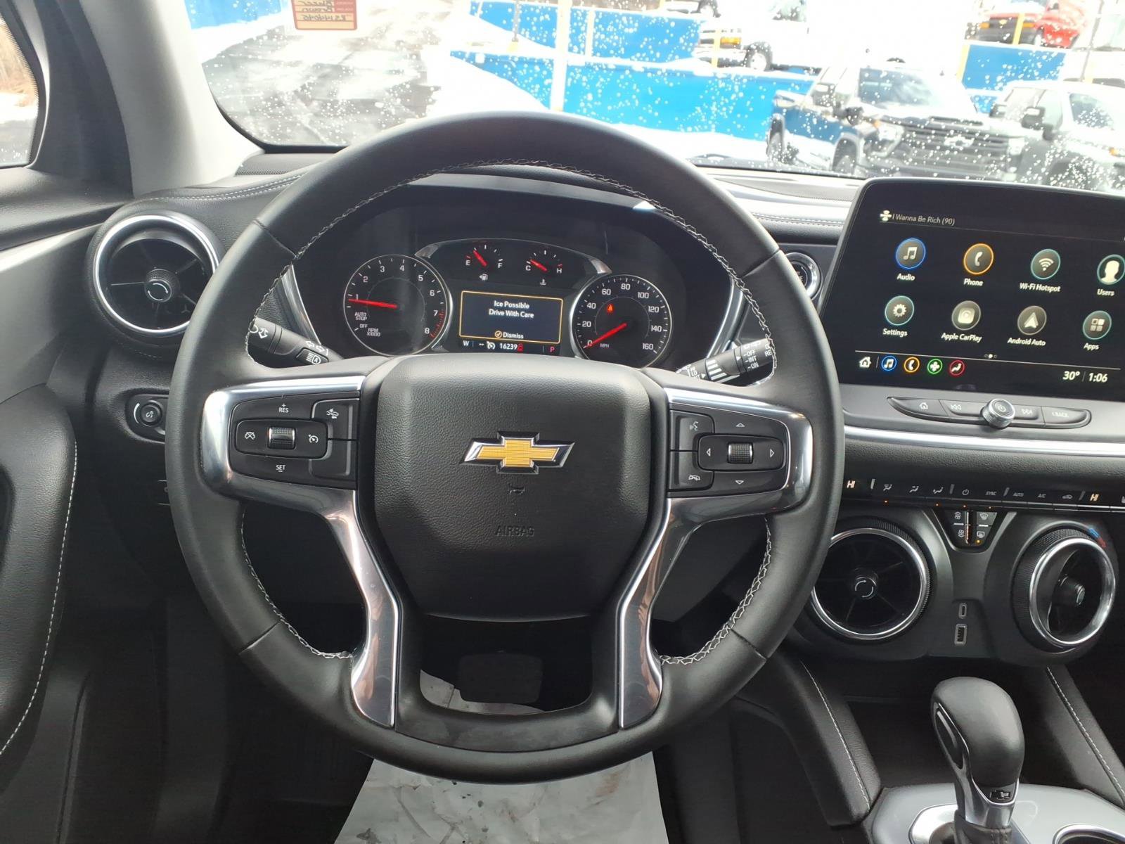 Used 2024 Chevrolet Blazer LT w/ Midnight/Sport Edition image 17