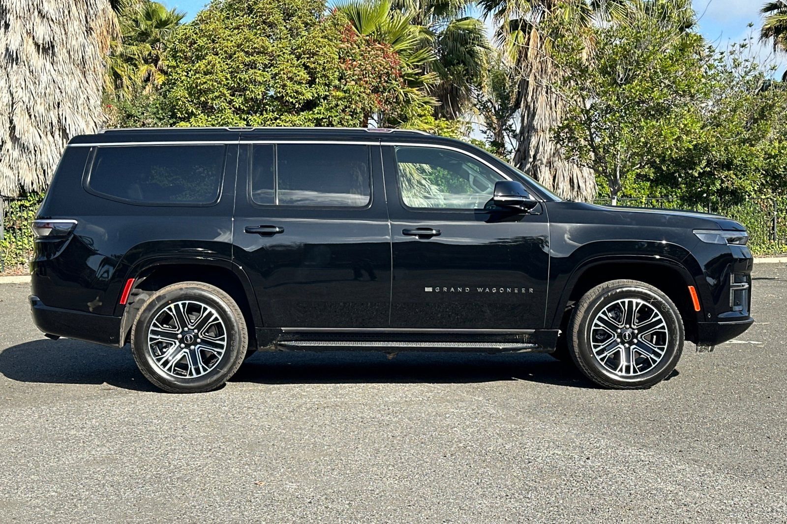 New 2026 Jeep Grand Wagoneer 4WD image 2