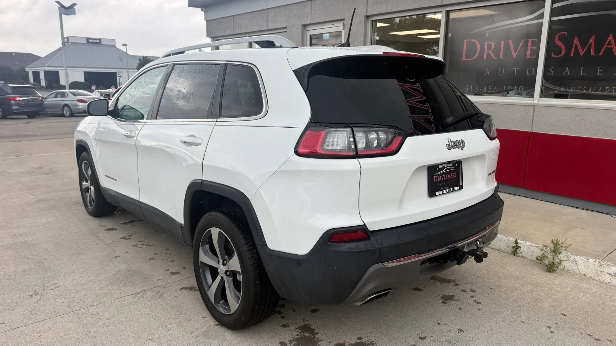 Used 2019 Jeep Cherokee Limited w/ Luxury Group FWD image 4