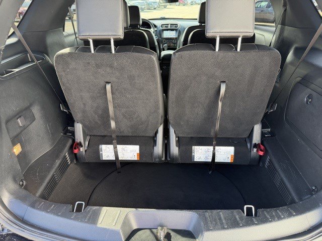 Used 2018 Ford Explorer XLT w/ Equipment Group 202A AWD/4WD image 19