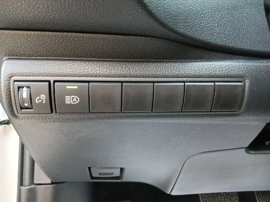 Used 2026 Toyota Corolla LE FWD image 17