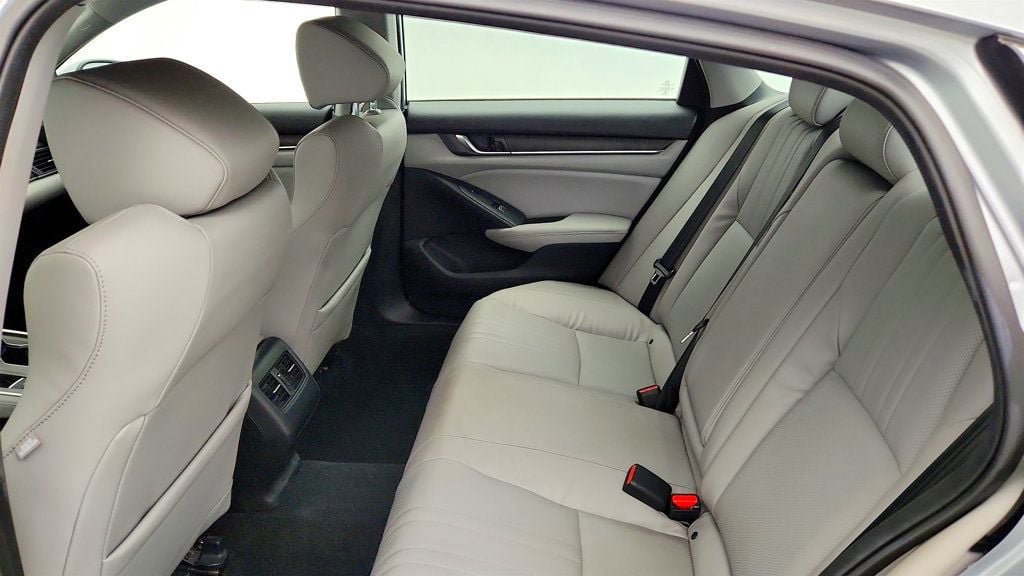 Used 2018 Honda Accord Touring image 20