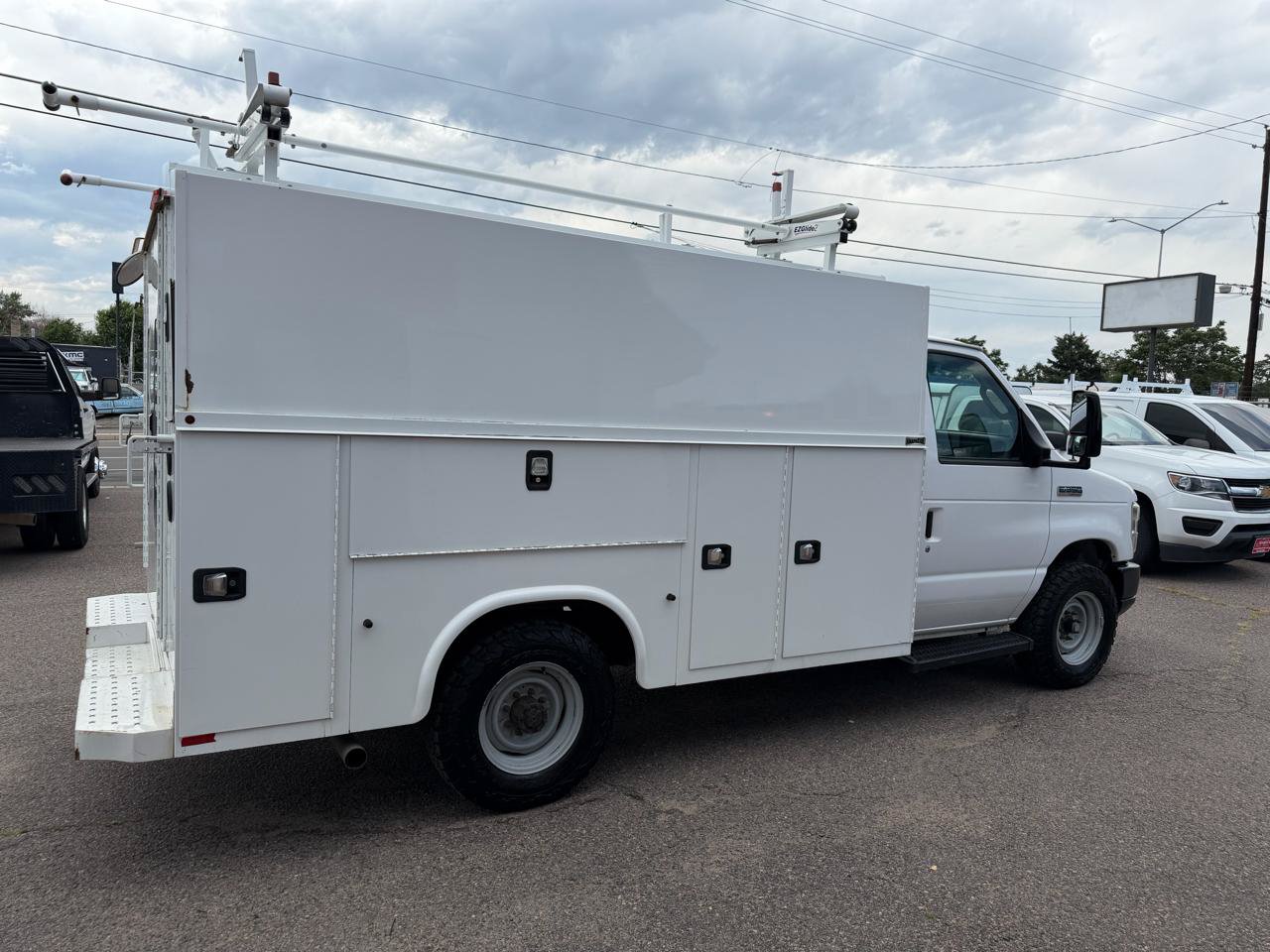 Used 2017 Ford E-350 and Econoline 350 Super Duty RWD image 10