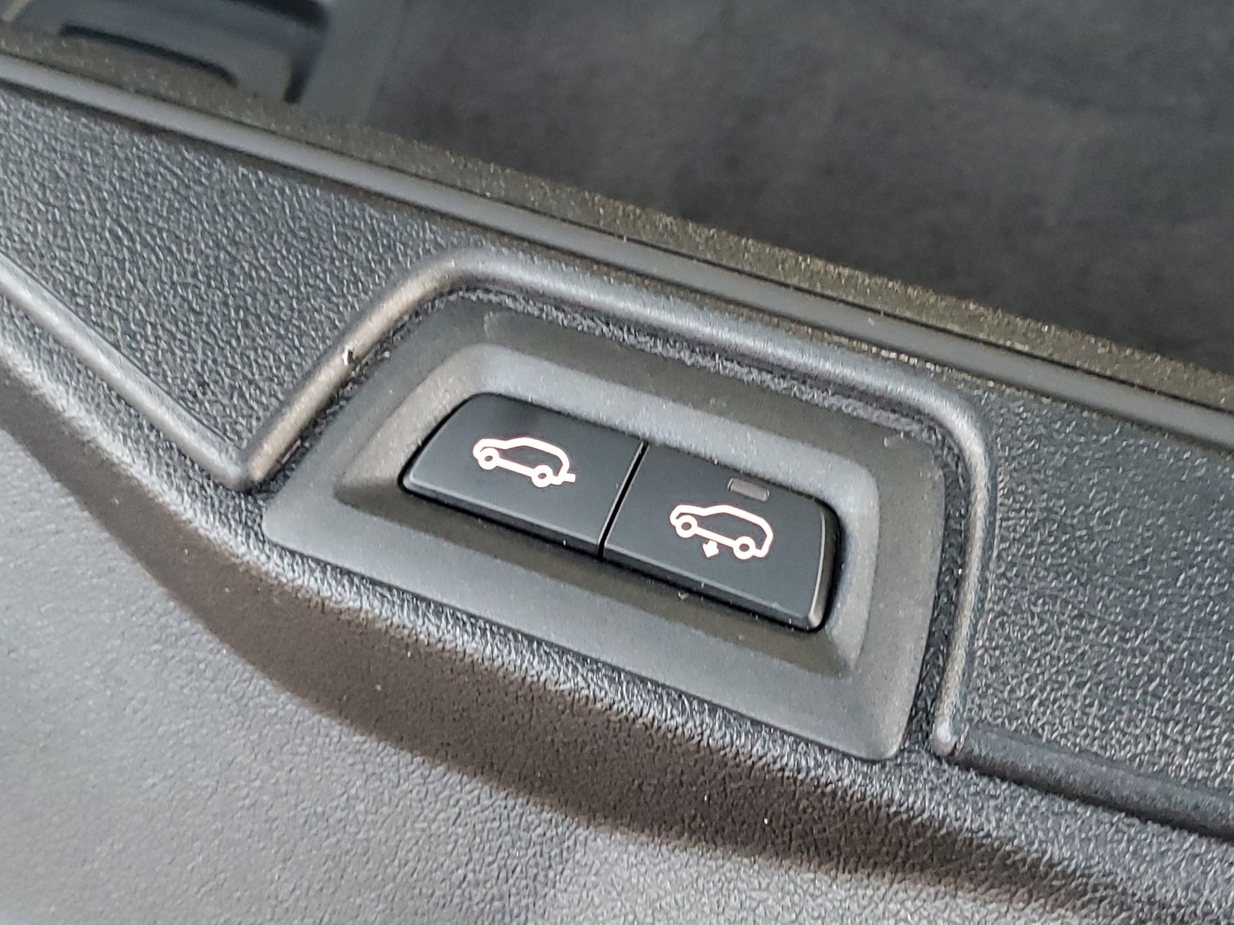 Certified 2024 BMW X7 M60i w/ Executive Package image 27