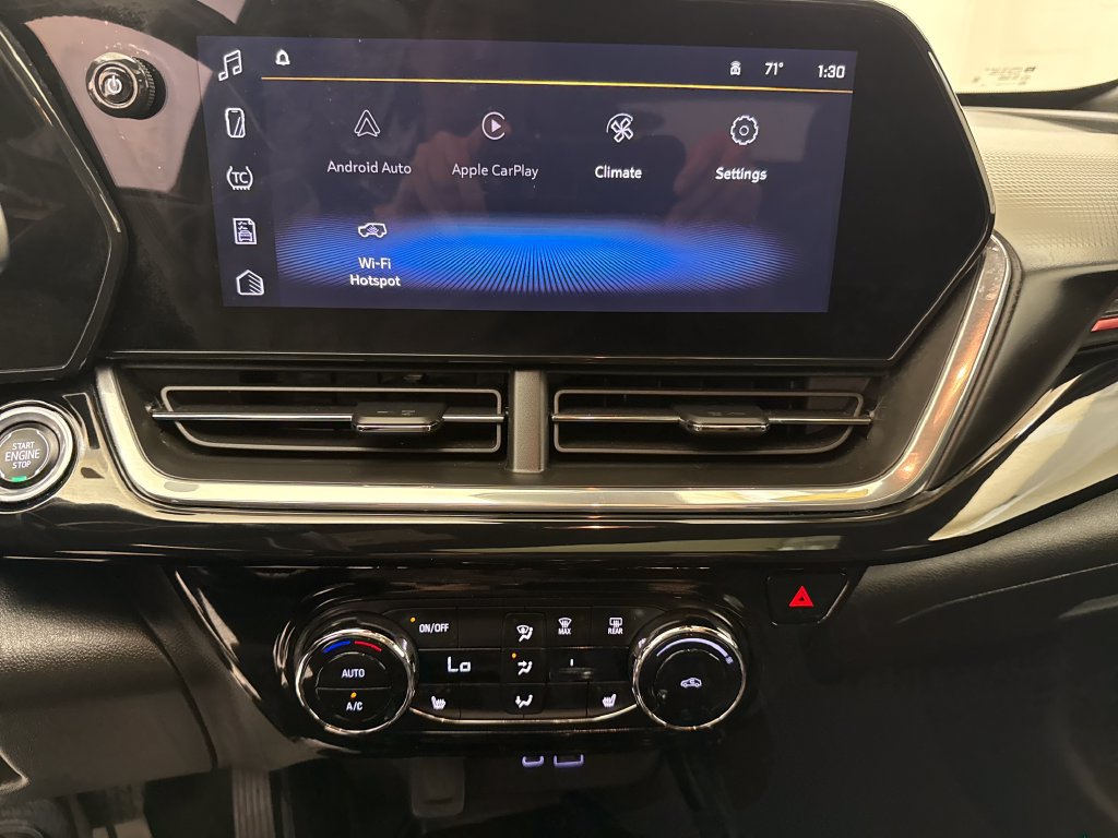 Certified 2024 Chevrolet Trax RS w/ Sunroof Package FWD image 19
