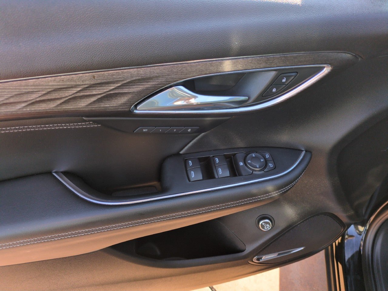 Used 2023 Buick Envision Avenir FWD image 12