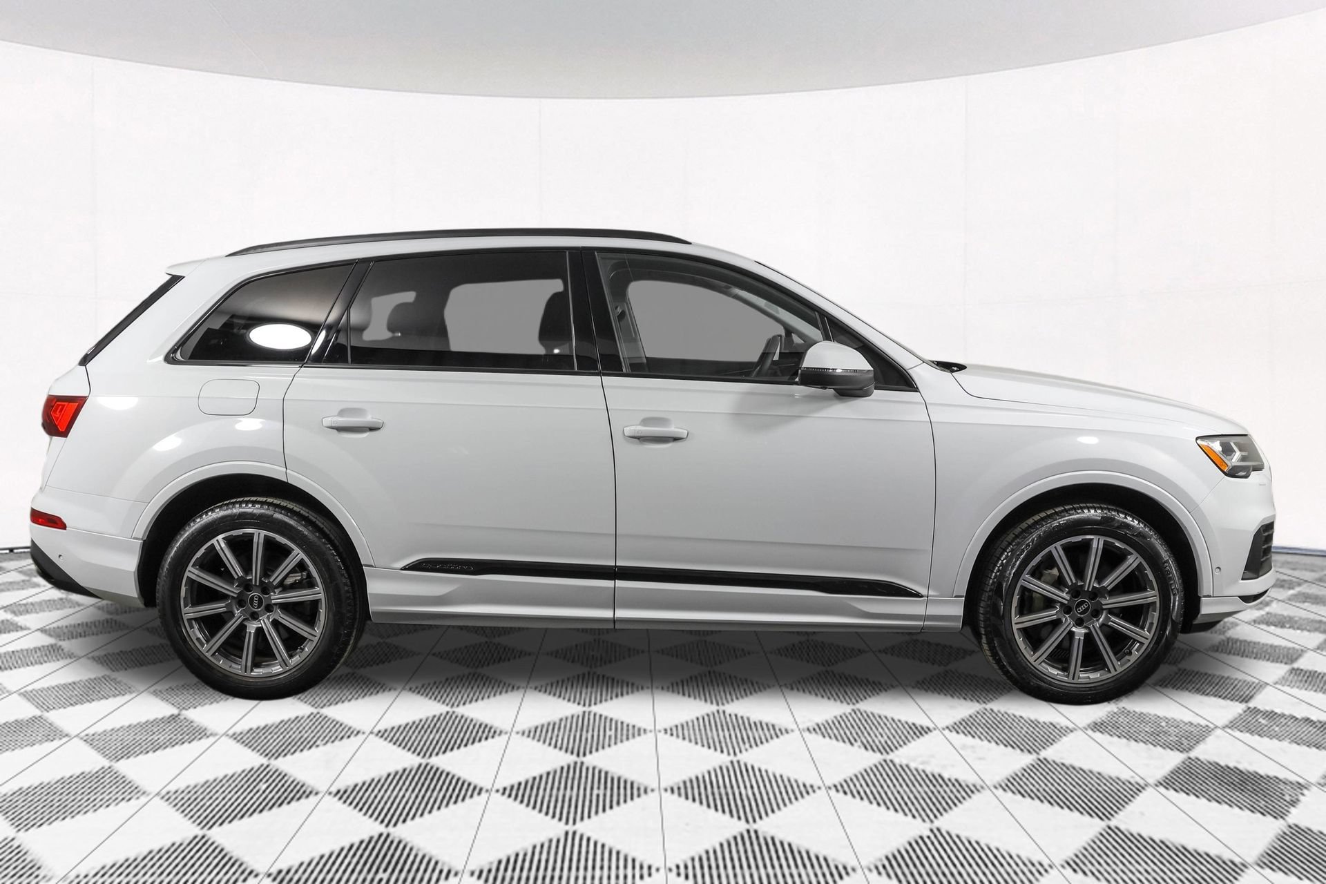 Used 2023 Audi Q7 2.0T Premium Plus w/ Premium Plus Package AWD/4WD image 17