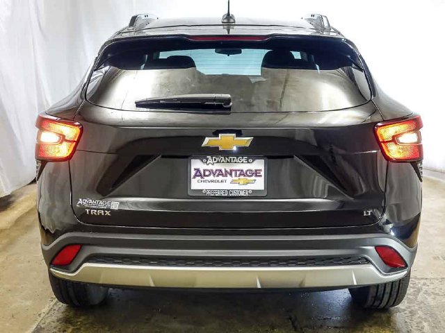 New 2026 Chevrolet Trax LT w/ LT Convenience Package FWD image 6