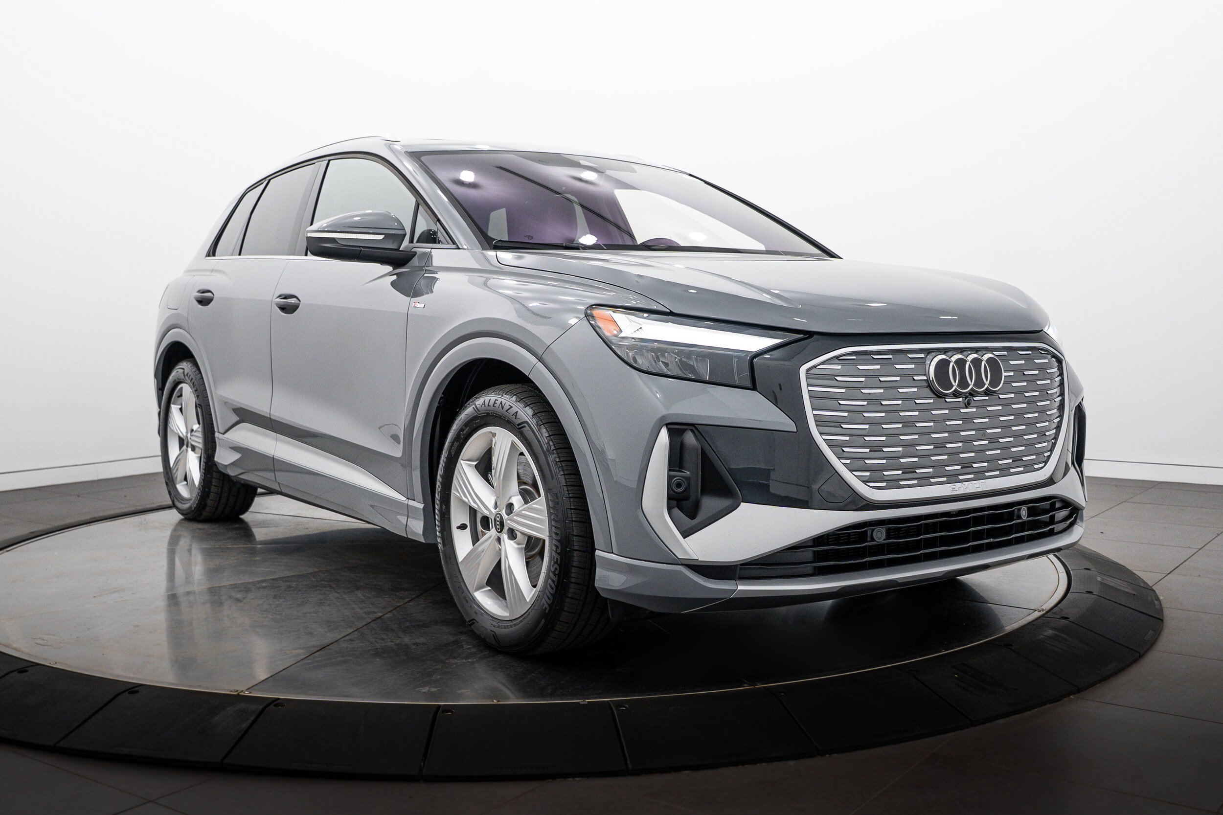 Certified 2025 Audi Q4 e-tron Premium w/ Convenience Package AWD/4WD image 2