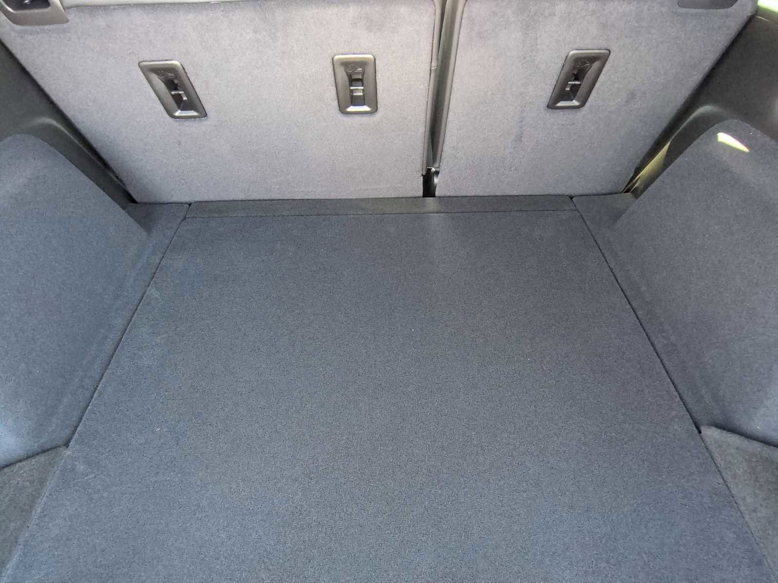 New 2025 Cadillac XT5 Luxury image 23