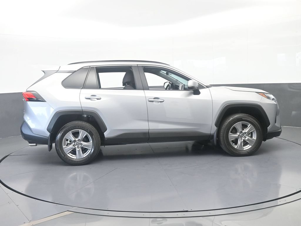 Used 2025 Toyota RAV4 XLE AWD/4WD image 7