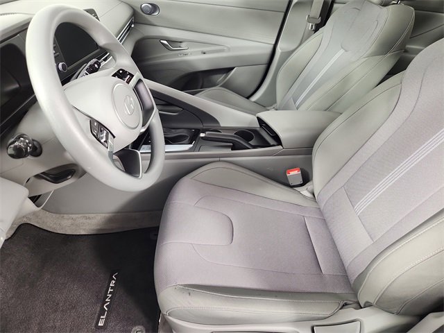 Certified 2025 Hyundai Elantra SE image 10