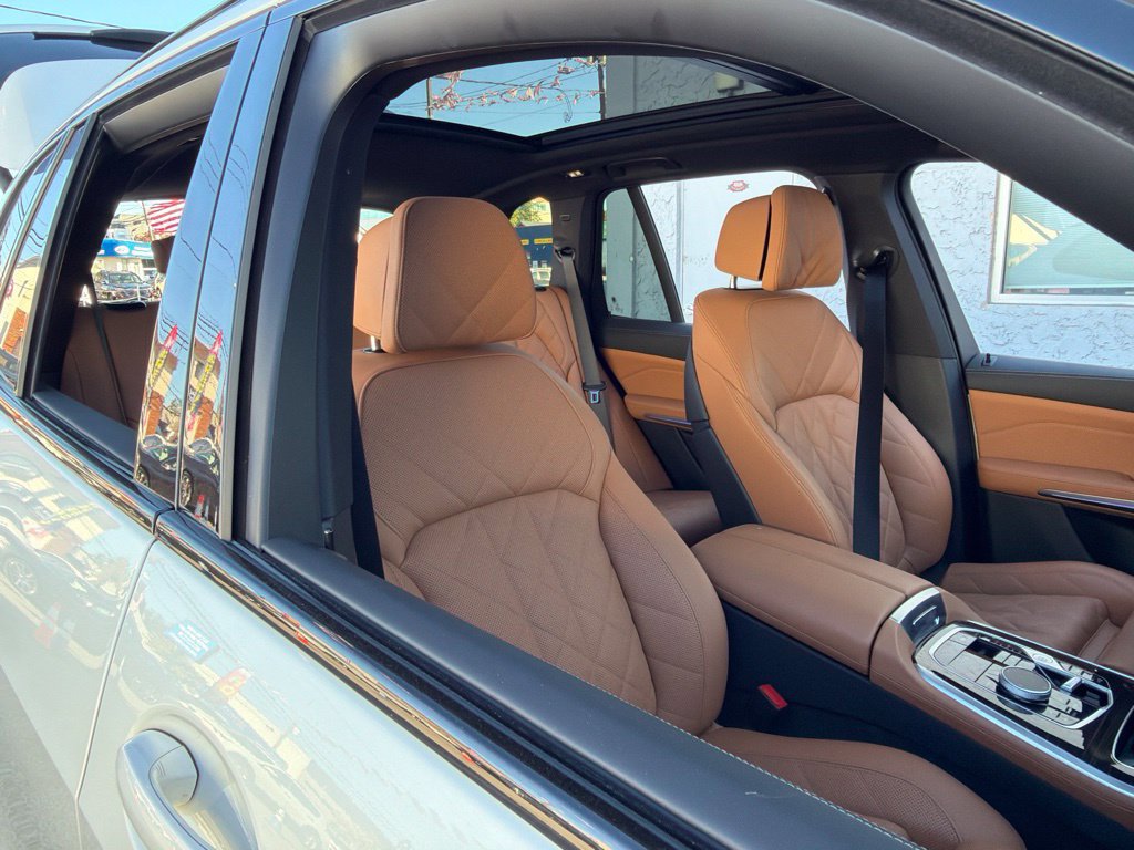 Used 2026 BMW X5 xDrive40i AWD/4WD image 13