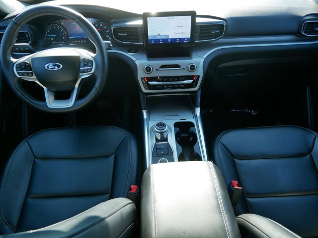 Certified 2022 Ford Explorer XLT w/ Equipment Group 202A image 16