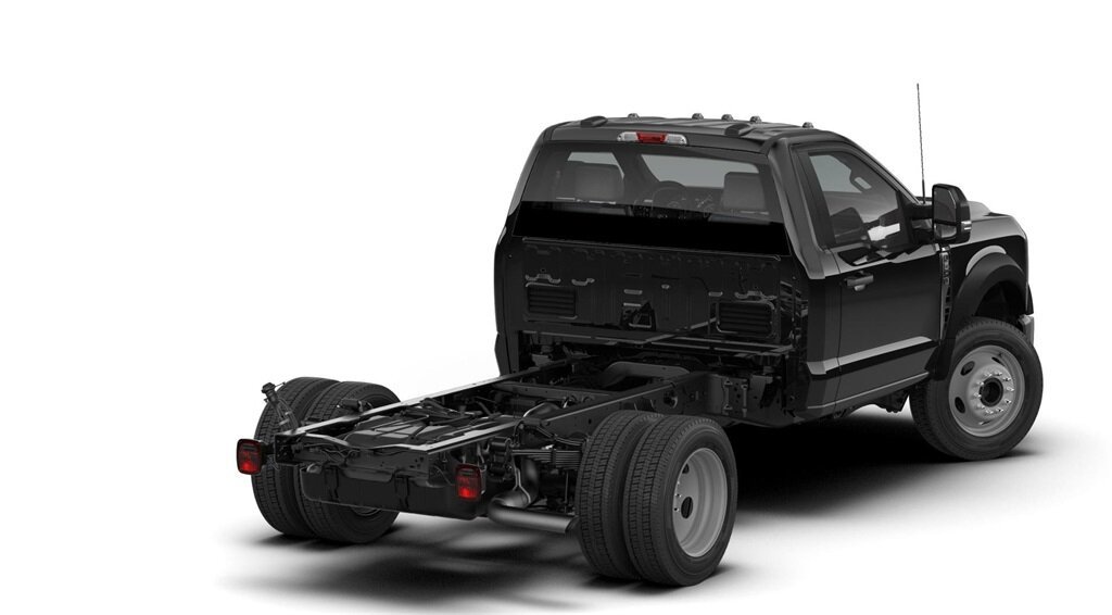 New 2026 Ford F550 4x4 Regular Cab Super Duty image 3
