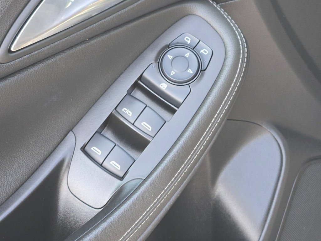 Used 2024 Buick Encore GX Sport Touring FWD image 18